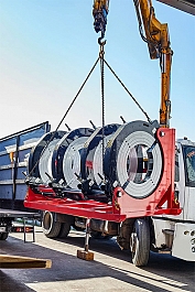 Погрузка гидравлического стыкового сварочного аппарата для полиэтиленовых труб Gas Fusion Red-1600